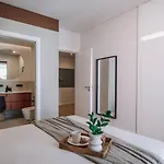 아파트 Armona - 2 Bedrooms And Pool In Avenidas Novas 리스본